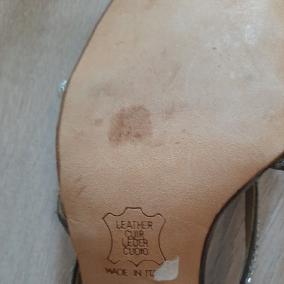 Vera Wang sandals - Picture 2 of 5